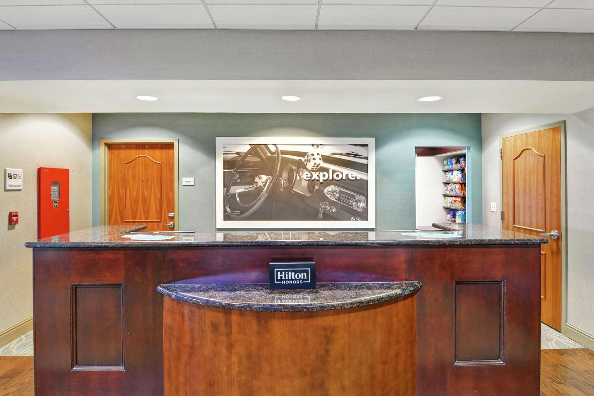 Hampton Inn & Suites Wilkes-Barre Eksteriør billede