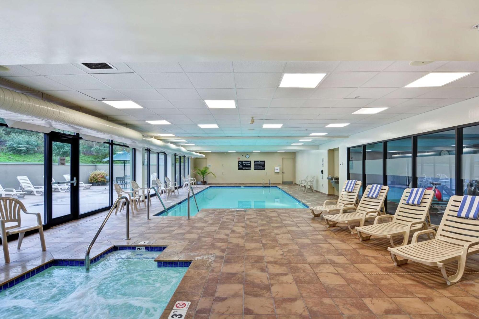 Hampton Inn & Suites Wilkes-Barre Eksteriør billede